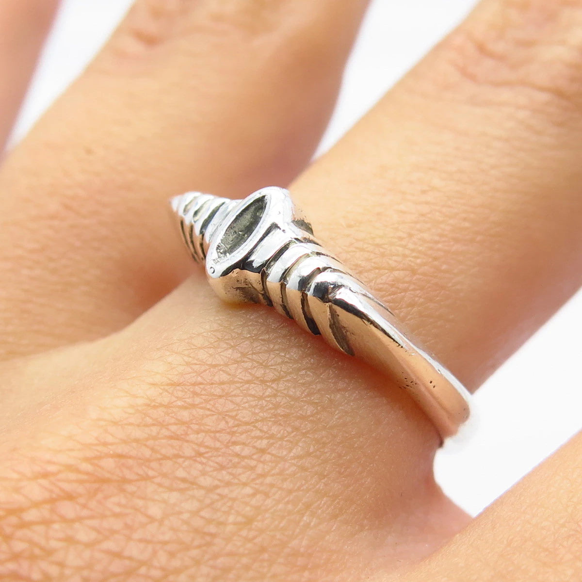 925 Sterling Silver Vintage Ribbed Oval Bar Ring Size 6.75
