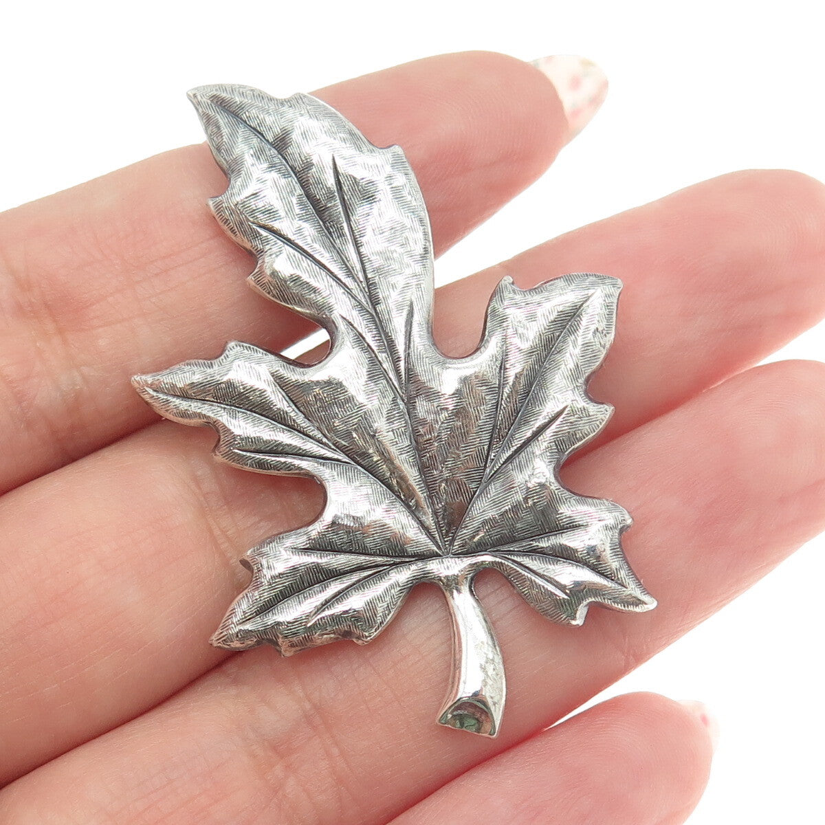 925 Sterling Silver Antique Art Deco Maple Leaf Textured Pin Brooch