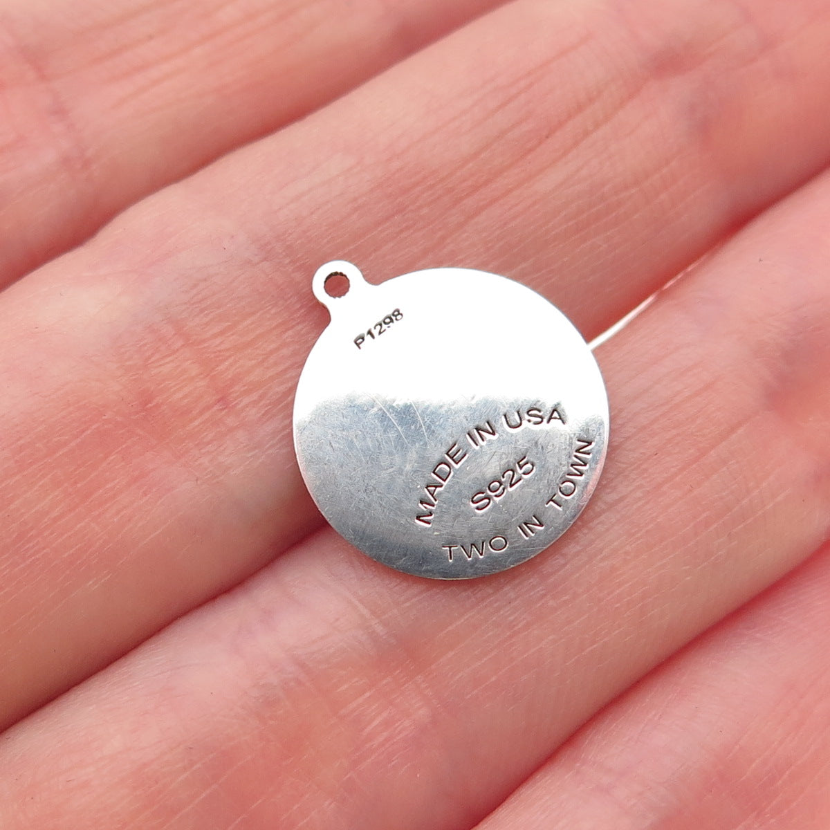 Two in Town 925 Sterling Silver Cat Round Tag Mini Charm Pendant