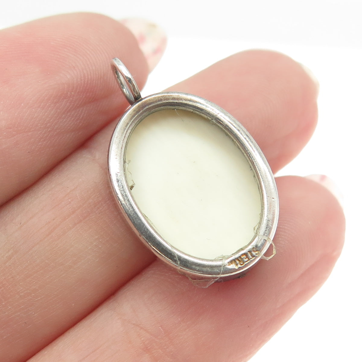 925 Sterling Silver Vintage Rose Floral Oval Pendant