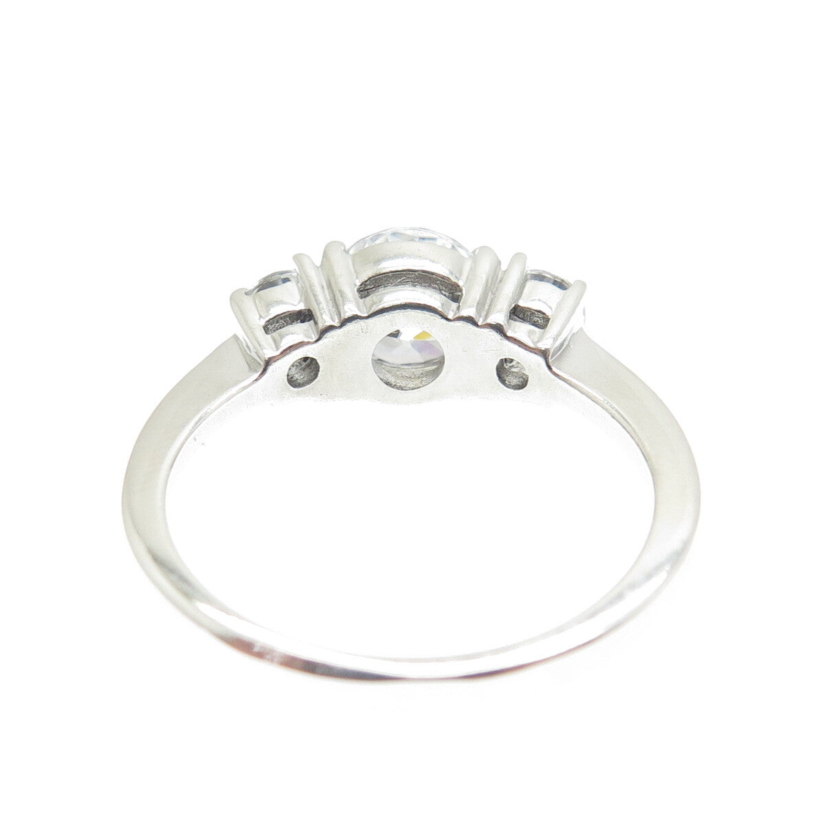 925 Sterling Silver Round-Cut Shaped C Z 3-Stone Ring Size 7