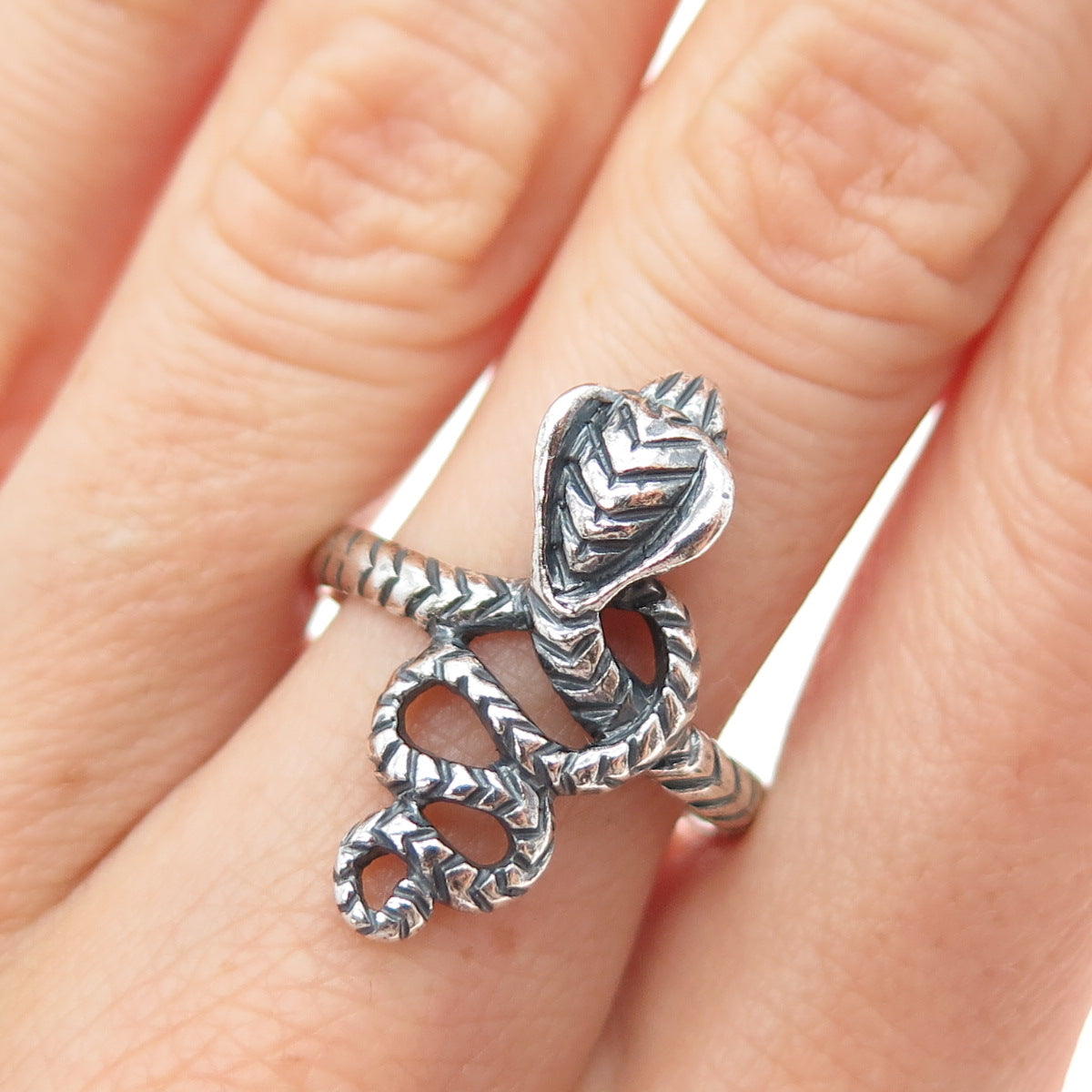 925 Sterling Silver Vintage Cobra Snake Oxidized Ring Size 9
