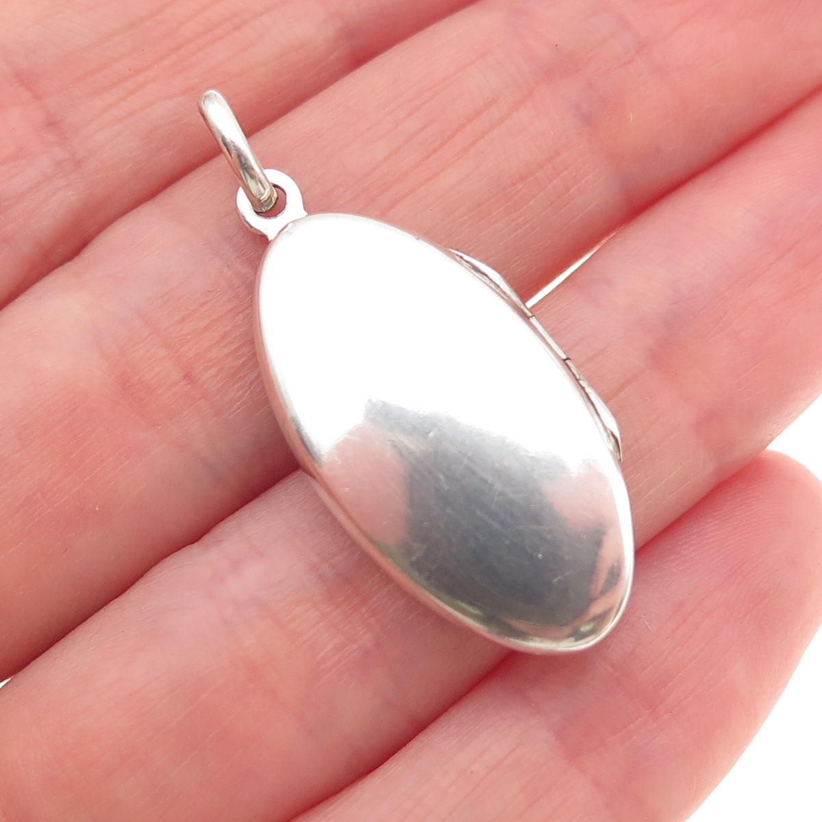 925 Sterling Silver Vintage Engraved Oval Locket Charm Pendant