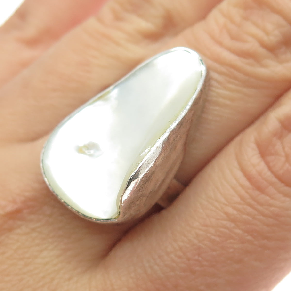 925 Sterling Silver Vintage Real Mother-of-Pearl Statement Ring Size 8.25