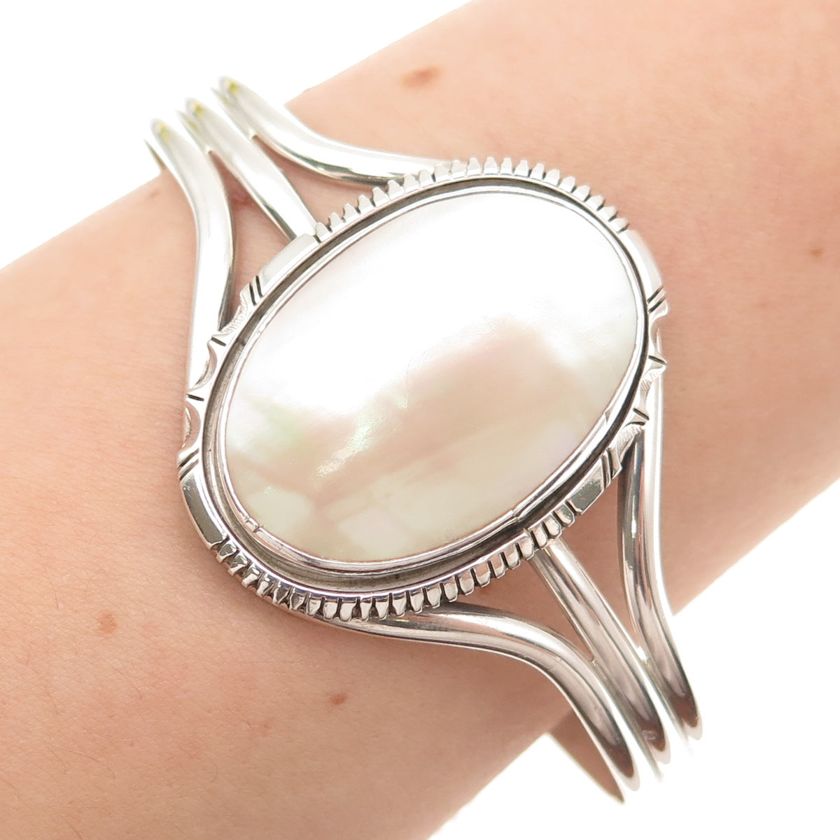 William G. Johnson Navajo Old Pawn Sterling Vintage MOP Adjustable Bracelet 7"
