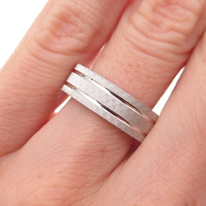 925 Sterling Silver Lined Band Ring Size 6.25