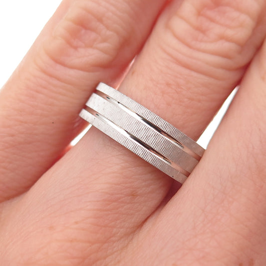 925 Sterling Silver Lined Band Ring Size 6.25