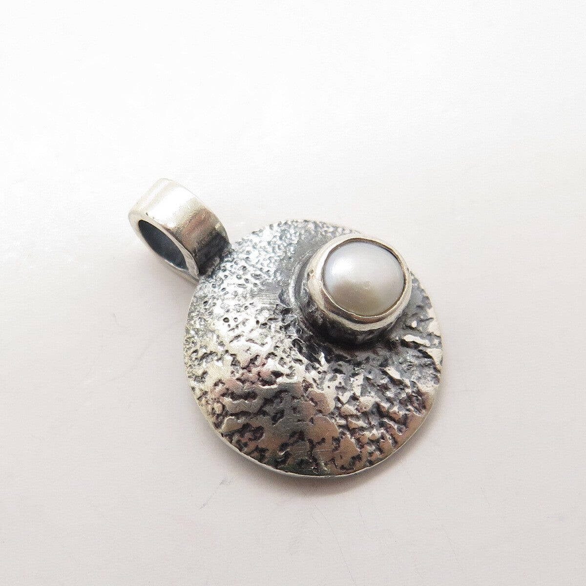 DEN 950 Silver Vintage Real Pearl Textured Pendant