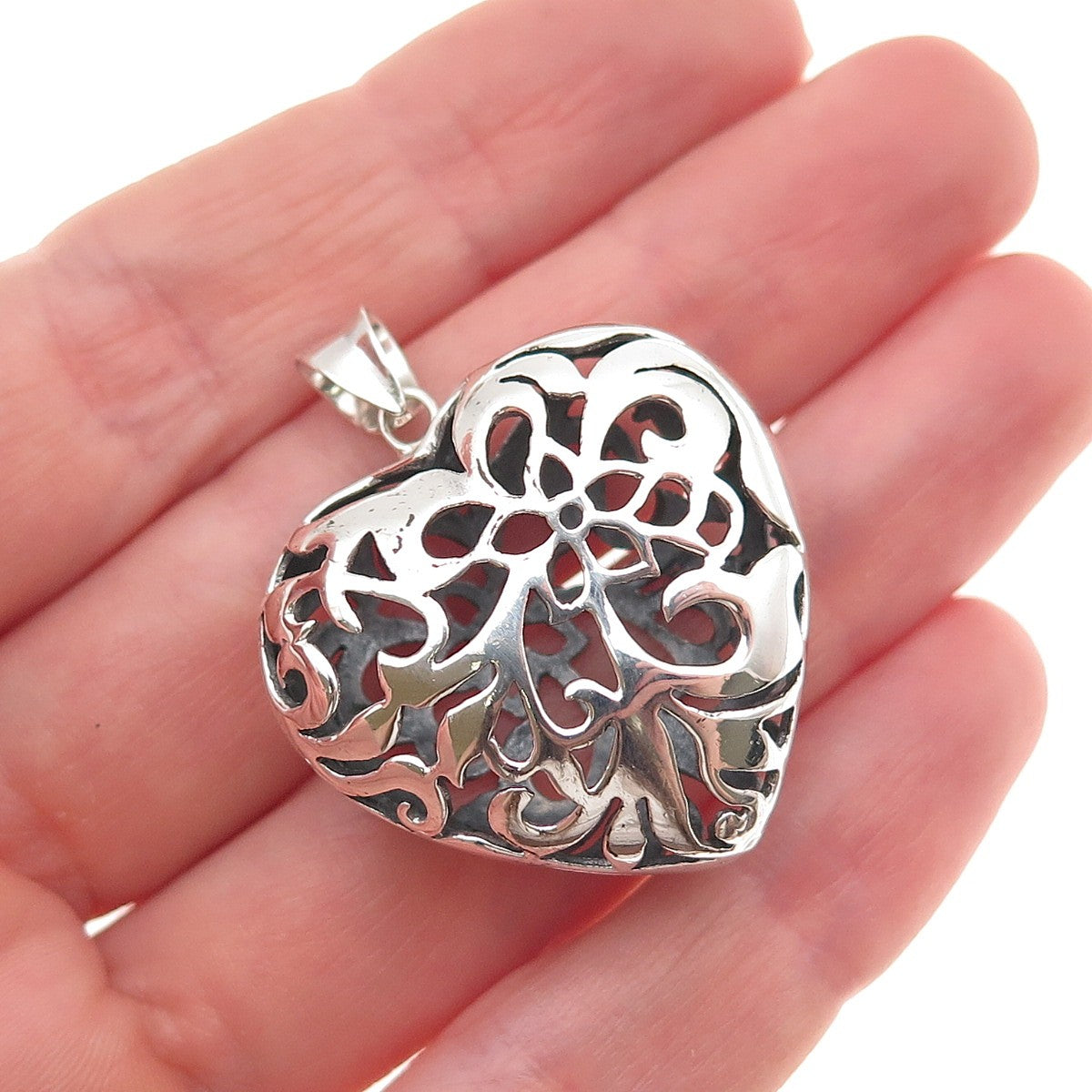 925 Sterling Silver Vintage Floral Heart Oxidized Charm Pendant