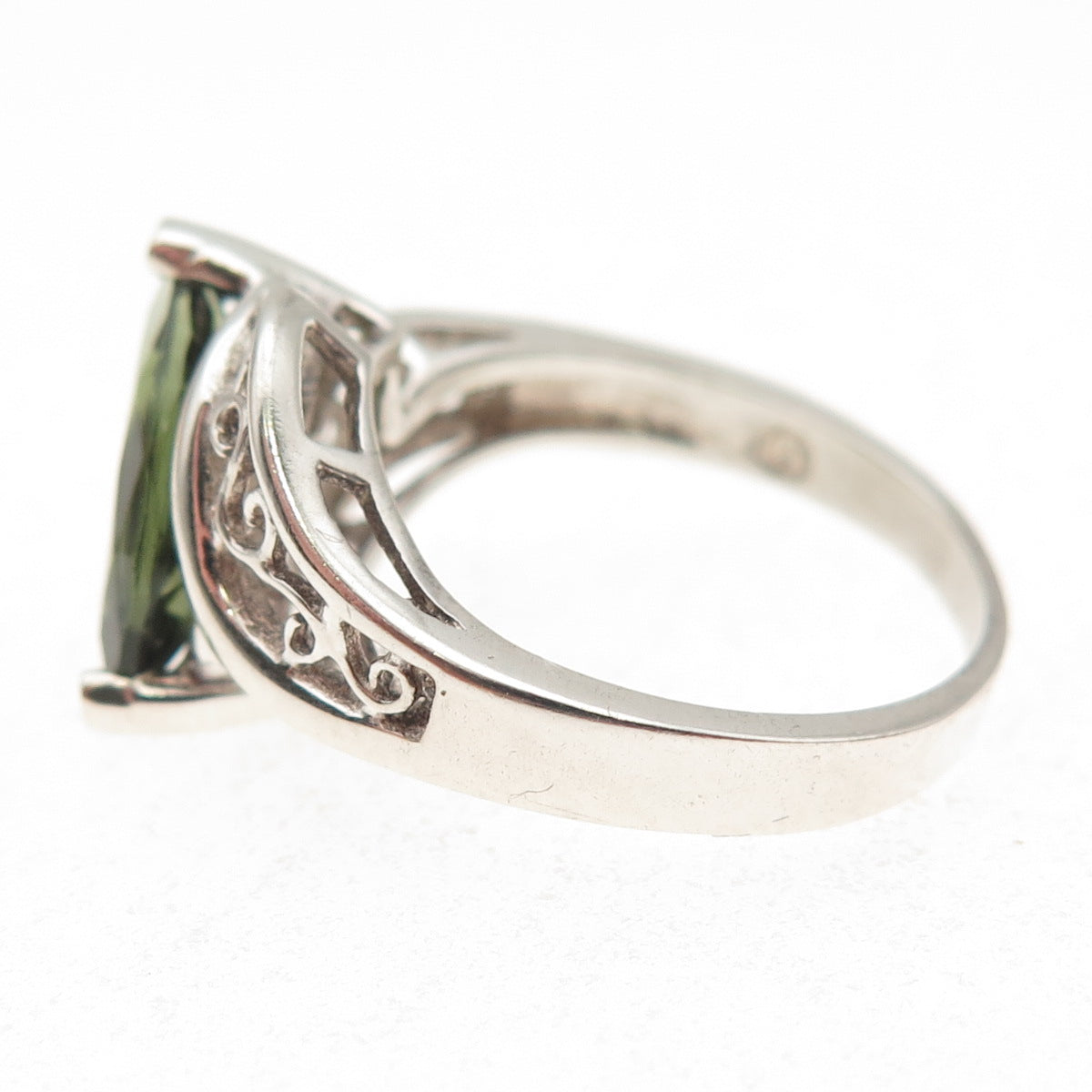 925 Sterling Silver Vintage Real Marquise-Cut Peridot Swirl Bypass Ring Size 7