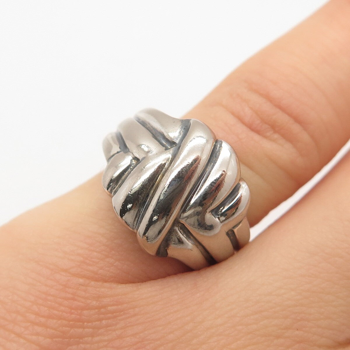 925 Sterling Silver Vintage Ribbed Knot Ring Size 6.25