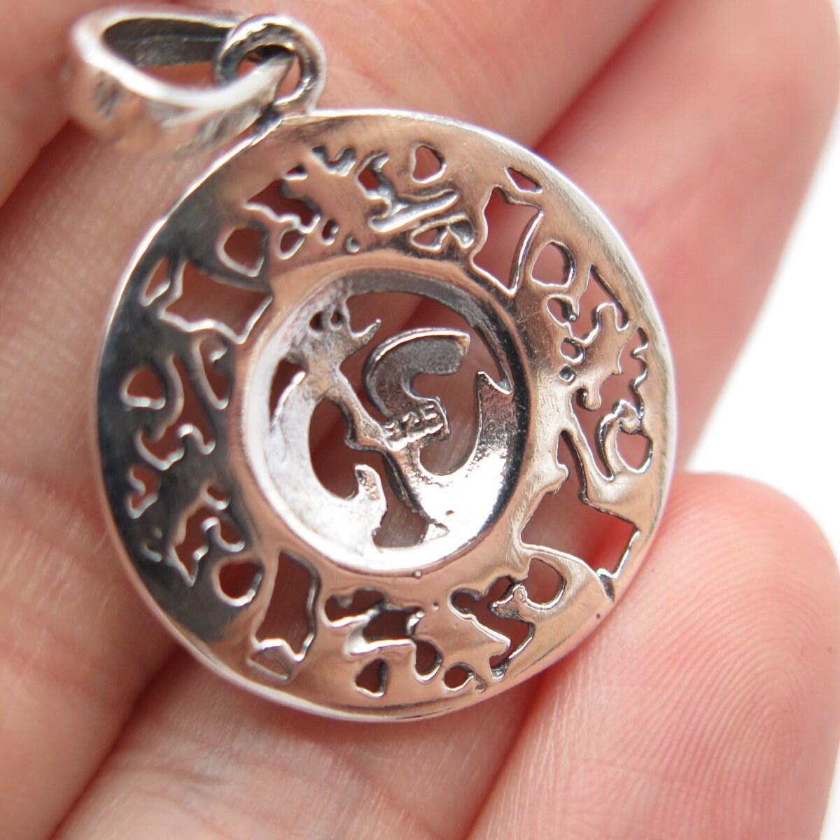 925 Sterling Silver Vintage Om Mantra Ornate Round Pendant