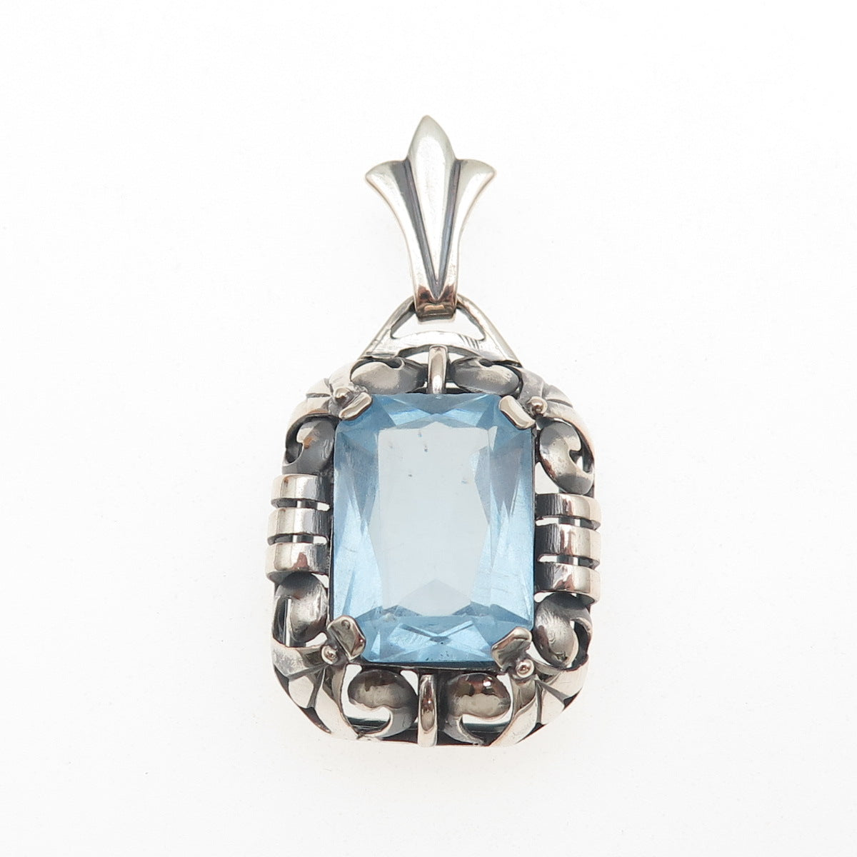 835 Silver Vintage Radiant-Cut Blue Glass Floral Oxidized Charm Pendant