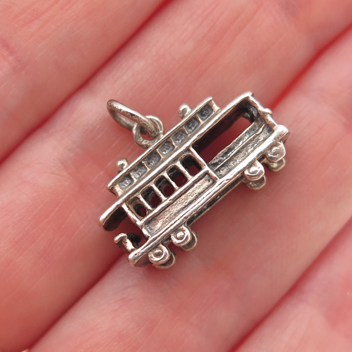 DANECRAFT 925 Sterling Silver Vintage San Francisco Cable Car 3D Mini Pendant