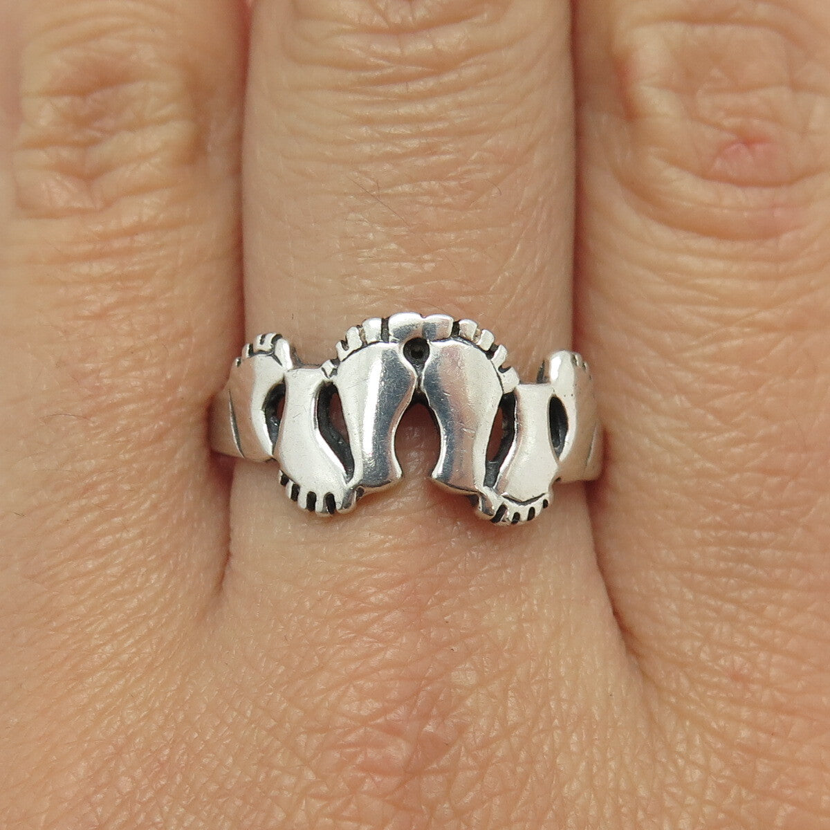 925 Sterling Silver Vintage Barefoot Family Ring Size 10.75