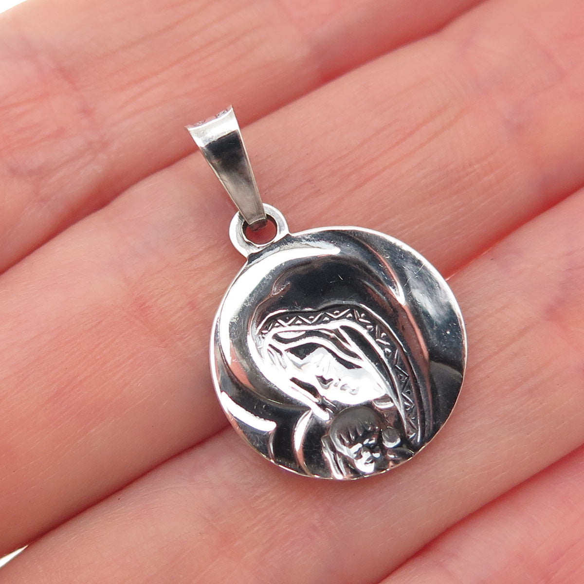 925 Sterling Silver Vintage Italy St Mary & Jesus Oxidized Charm Pendant