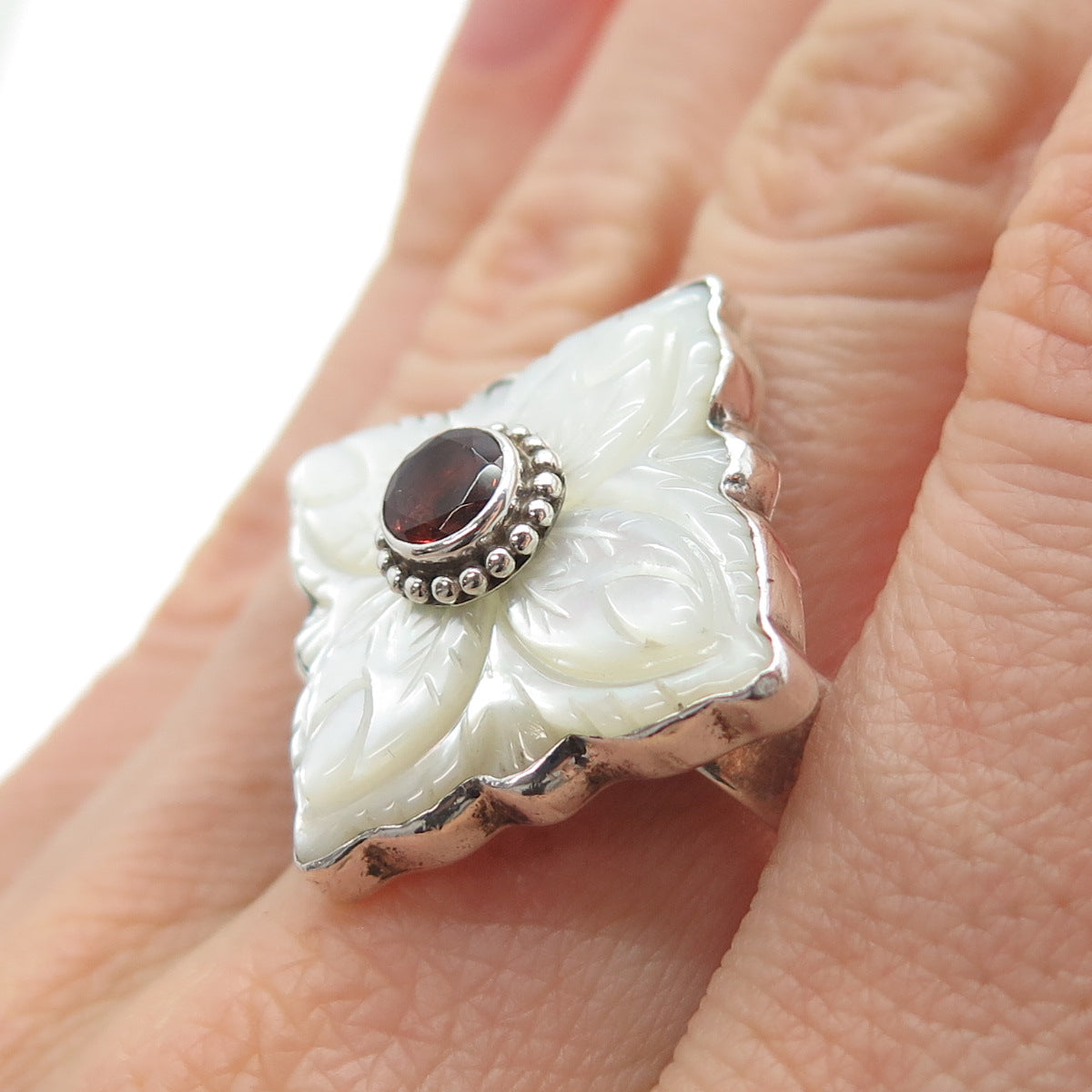 SAJEN 925 Sterling Silver Vintage Real Red Garnet & MOP Flower Ring Size 9.25