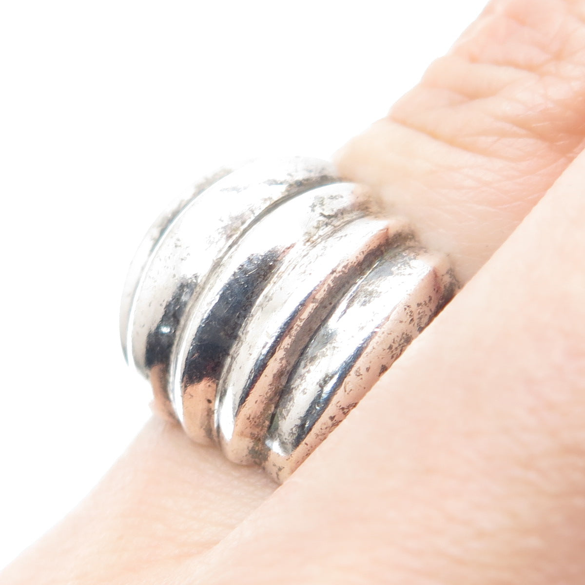 925 Sterling Silver Vintage Modernist Ribbed Dome Oxidized Ring Size 7