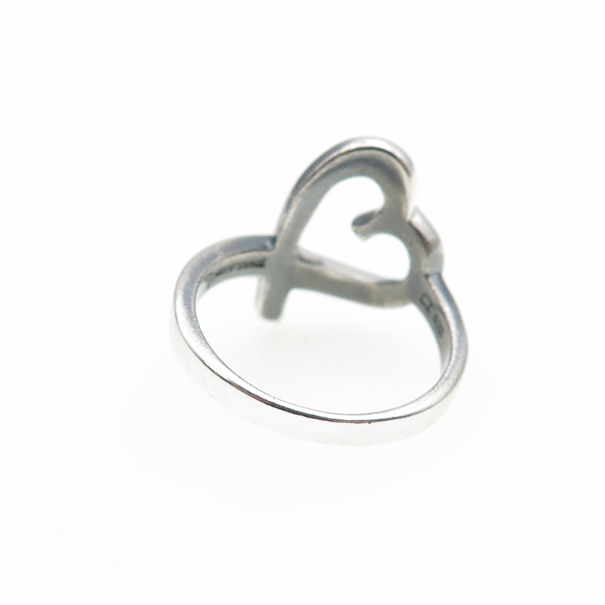 925 Sterling Silver Vintage Modernist Loving Heart Oxidized Ring Size 7.25