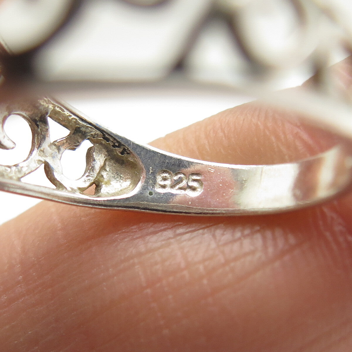 925 Sterling Silver Vintage Swirl Ring Size 8.25