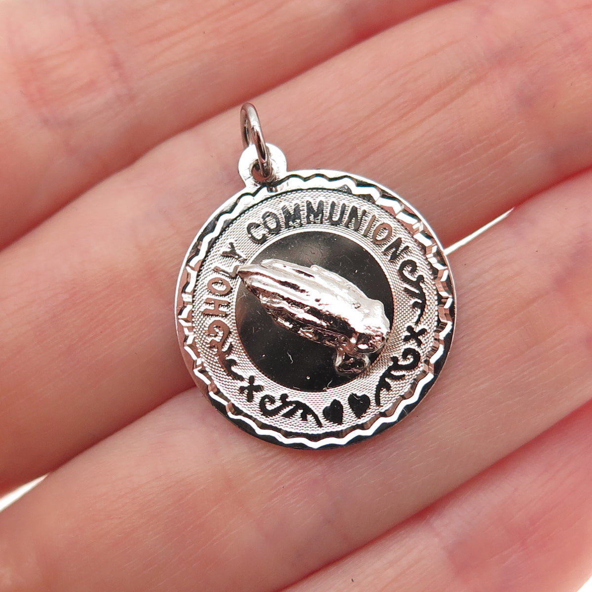 925 Sterling Silver Vintage Holy Communion Prayer Hands Charm Pendant