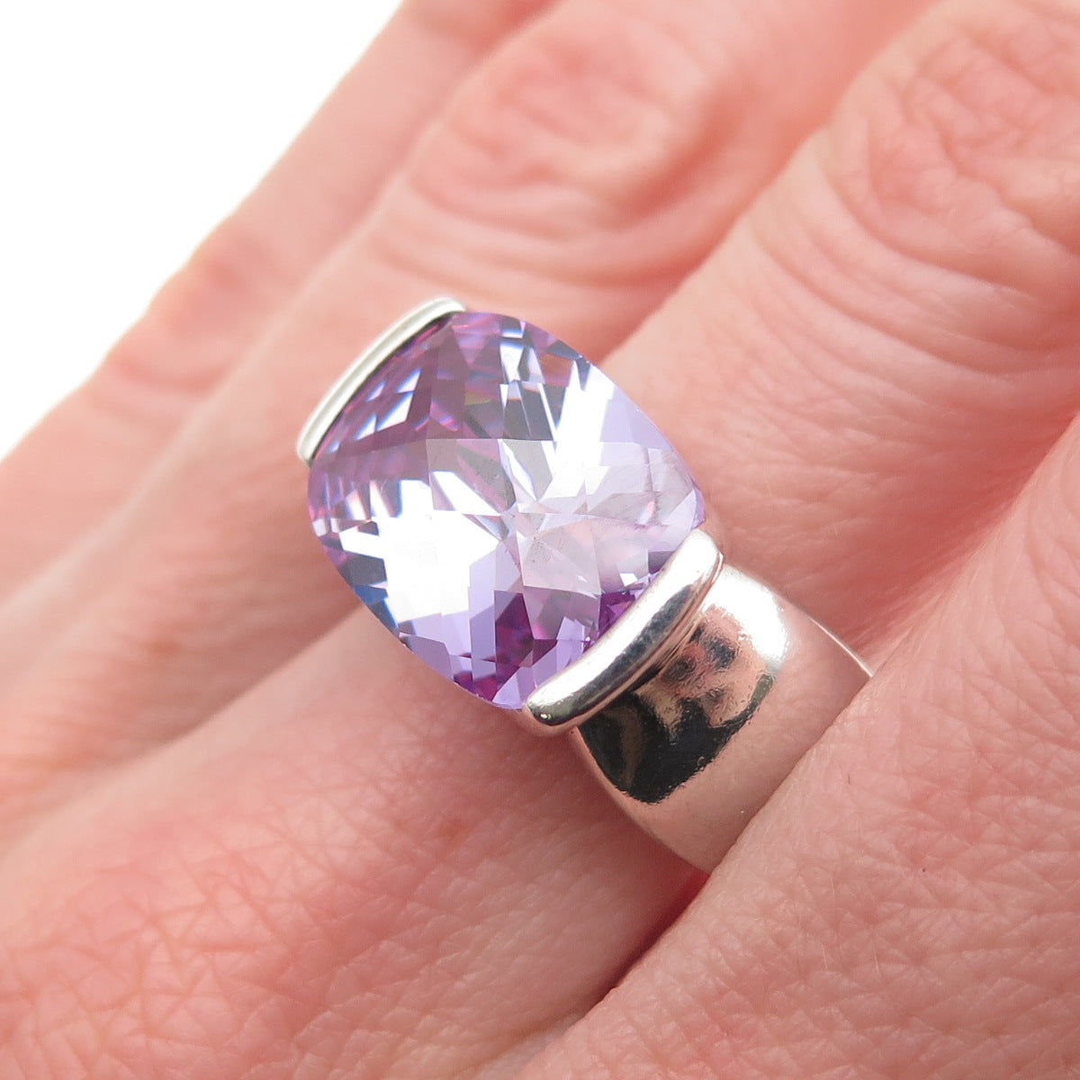 925 Sterling Silver Vintage Lavender C Z Modernist Ring Size 9.25