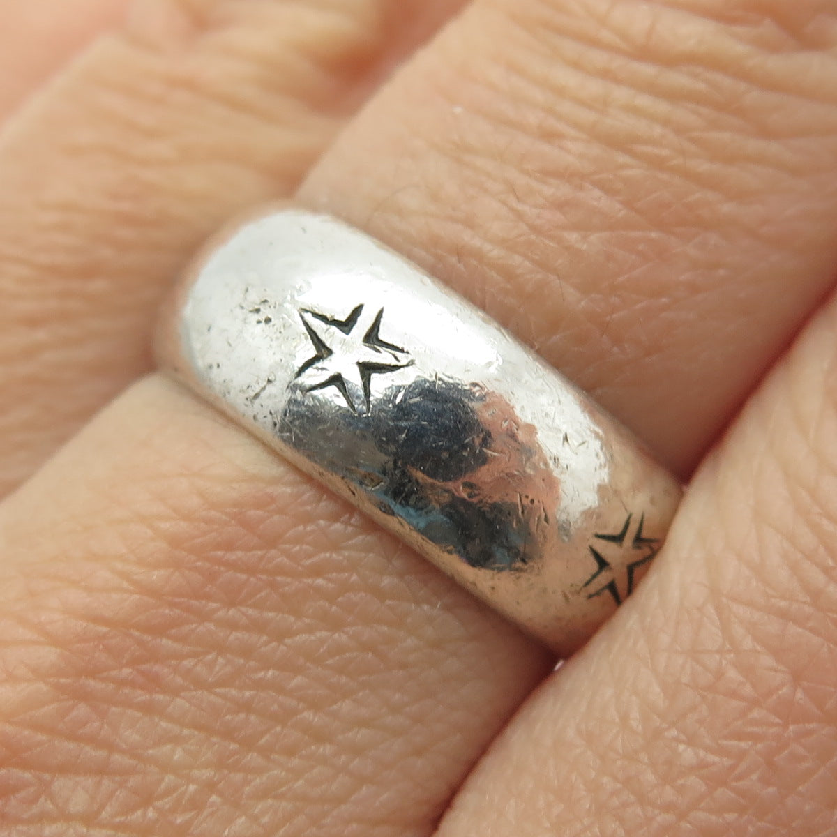 925 Sterling Silver Vintage Engraved Star All Around Band Ring Size 9.5