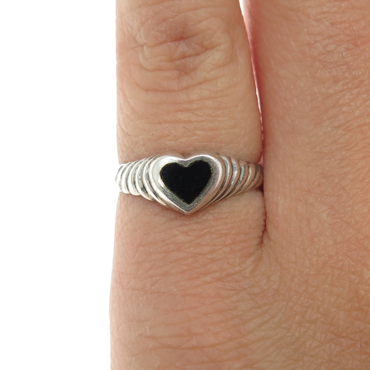 925 Sterling Silver Vintage Heart-Cut Black Onyx Gemstone Ribbed Ring Size 5