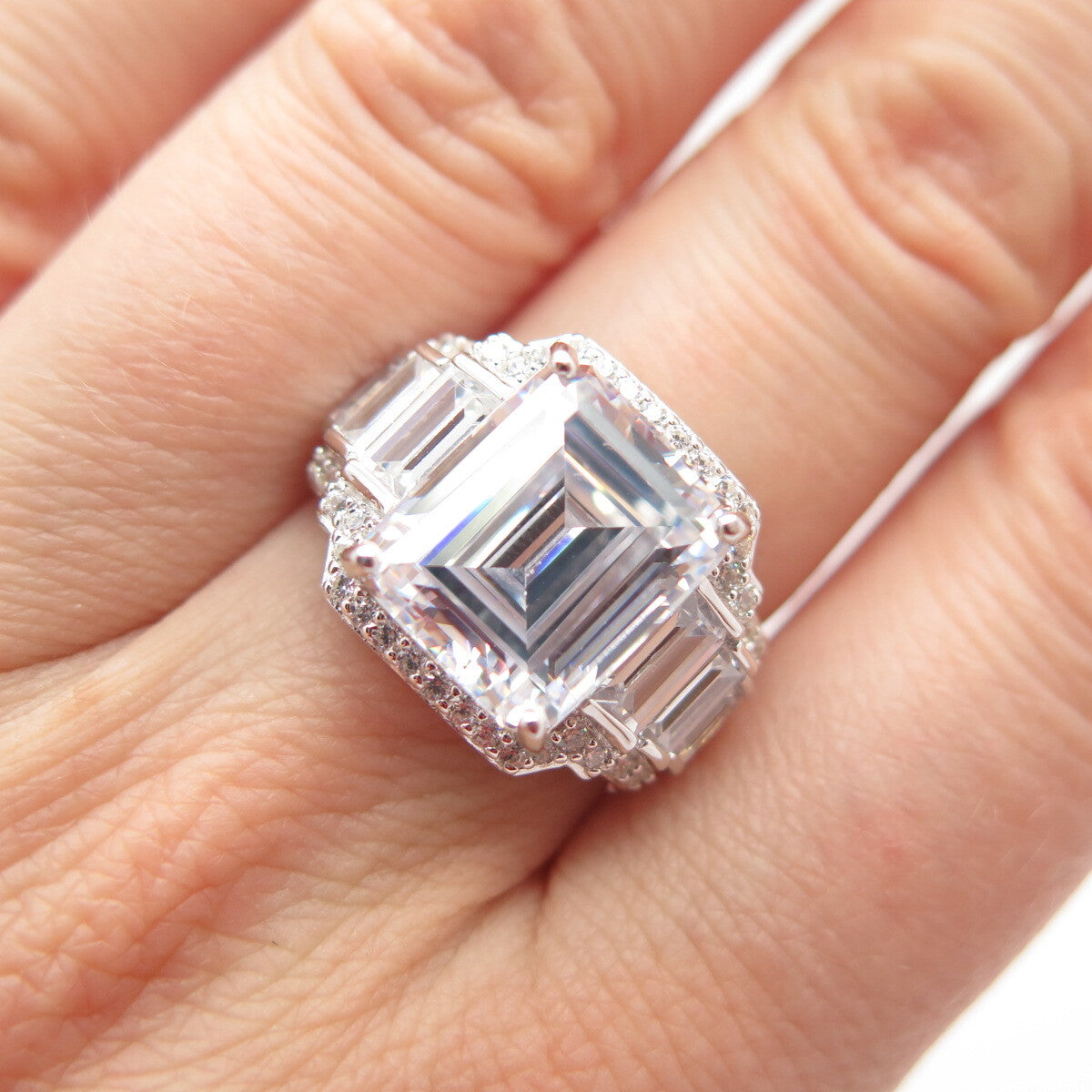 925 Sterling Silver Radiant-Cut C Z Ring Size 7