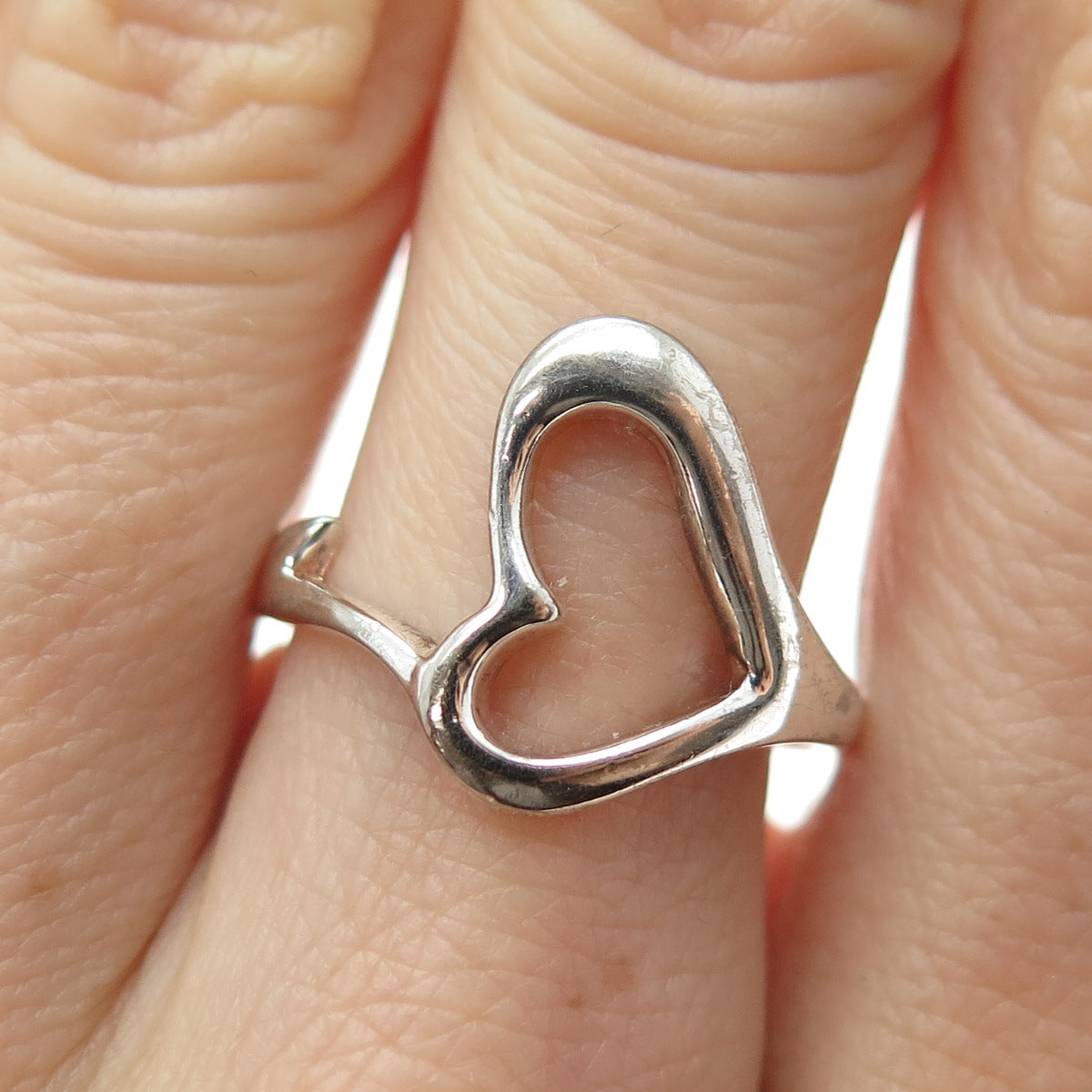 925 Sterling Silver Vintage Modernist Heart Ring Size 8