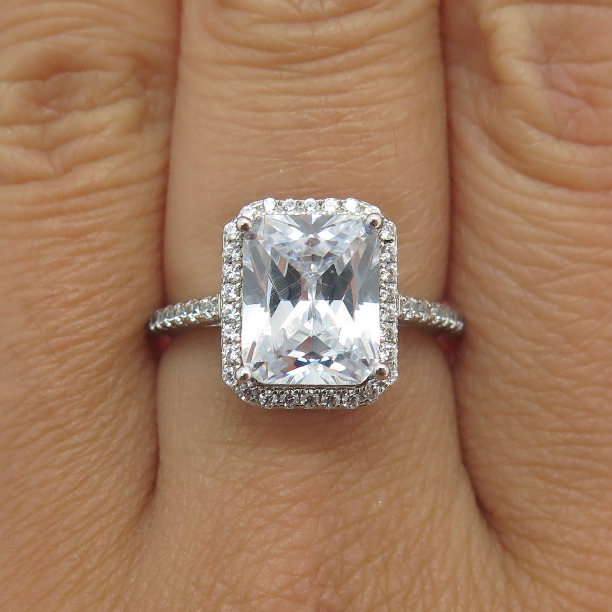 925 Sterling Silver Radiant & Round-Cut Shaped C Z Ring Size 7.25