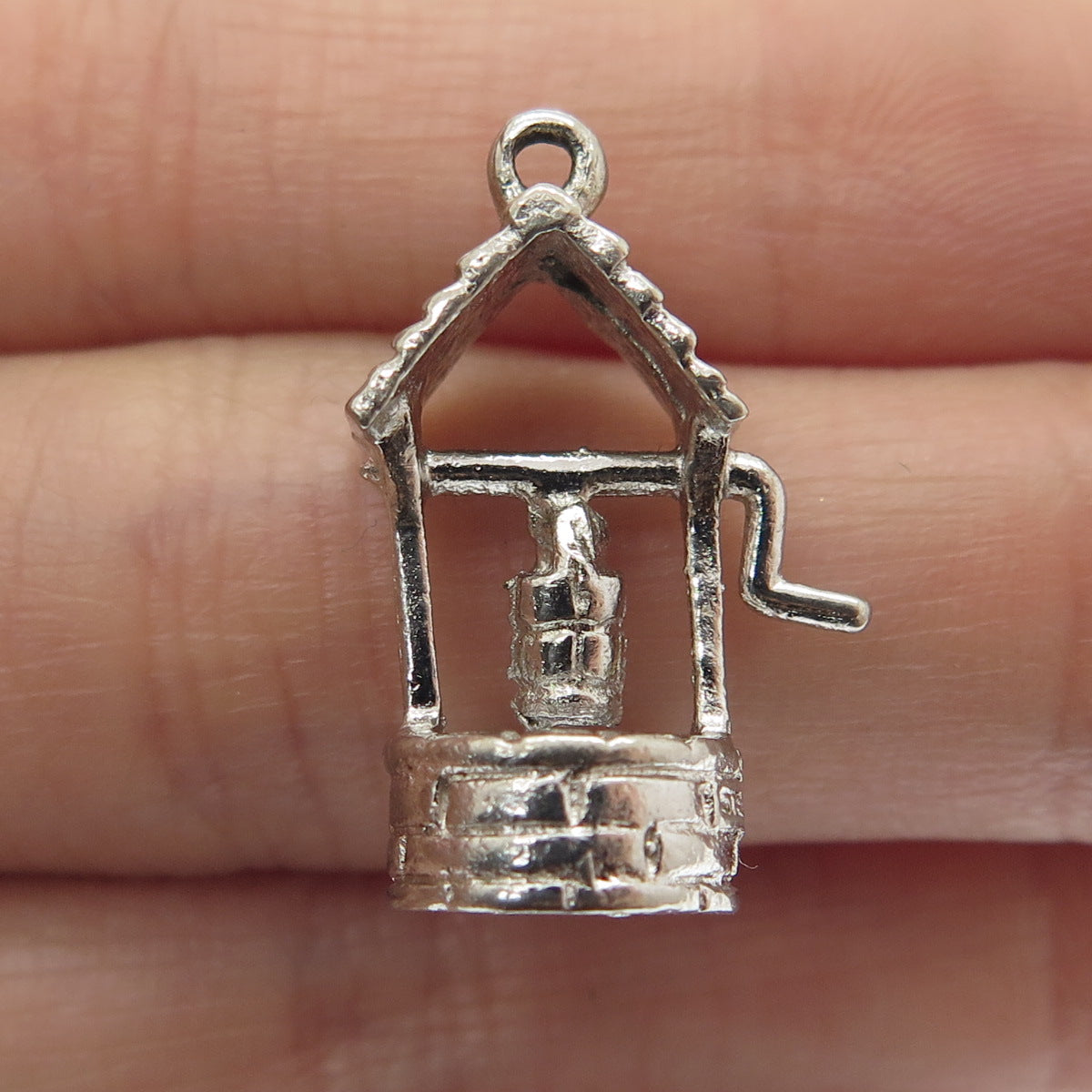 925 Sterling Silver Antique Art Deco Water Well 3D Charm Pendant