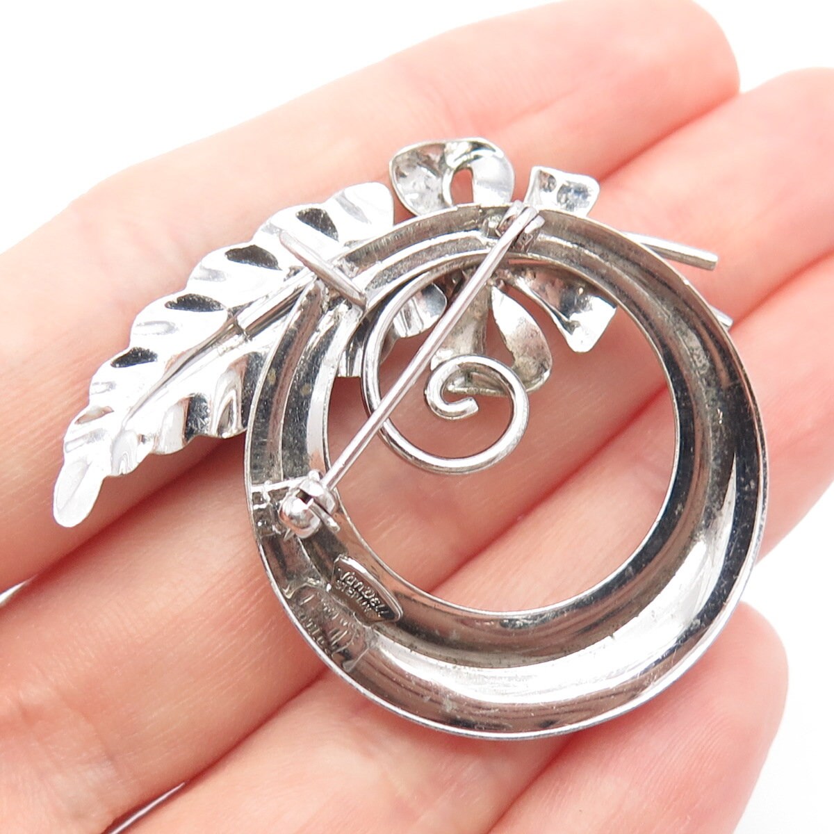 925 Sterling Silver Antique Van Dell Leaf Bow Circle Pin Brooch