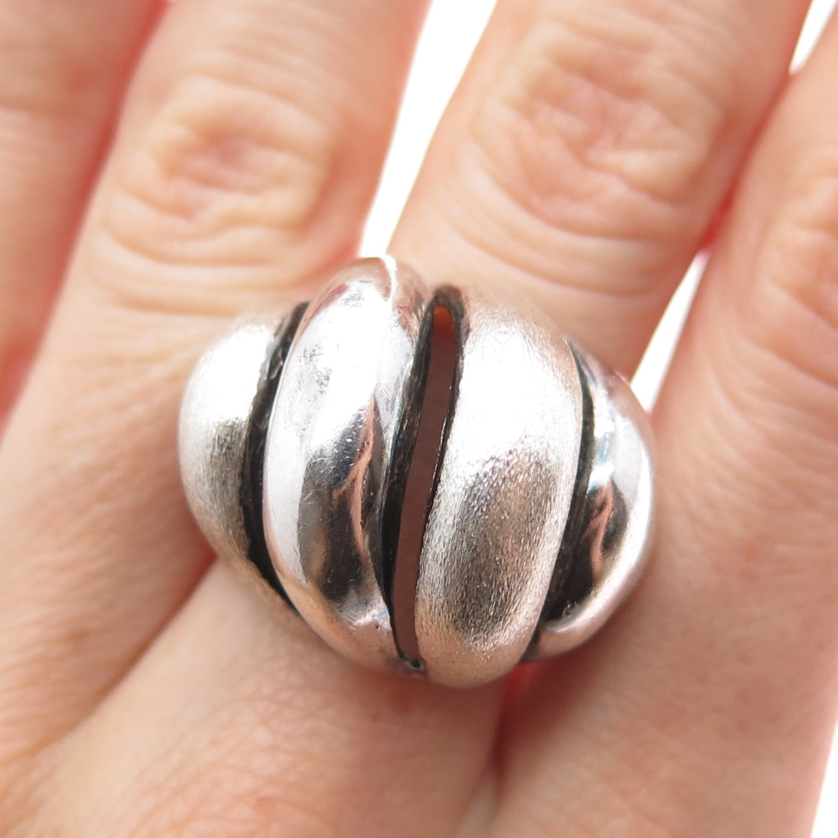 925 Sterling Silver Vintage Modernist Wavy Dome Oxidized Ring Size 7