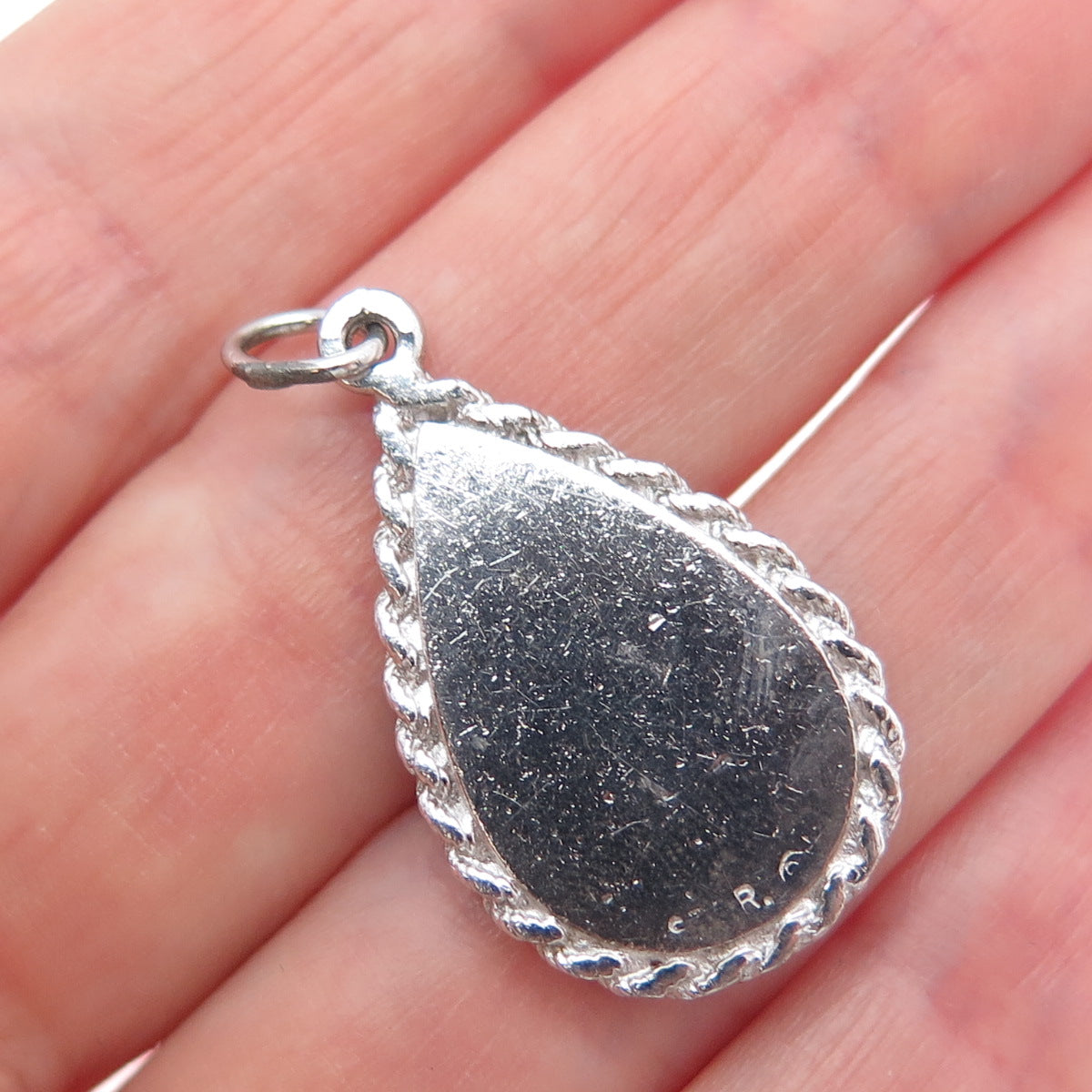 925 Sterling Silver Vintage Maple Leaf Teardrop Charm Pendant