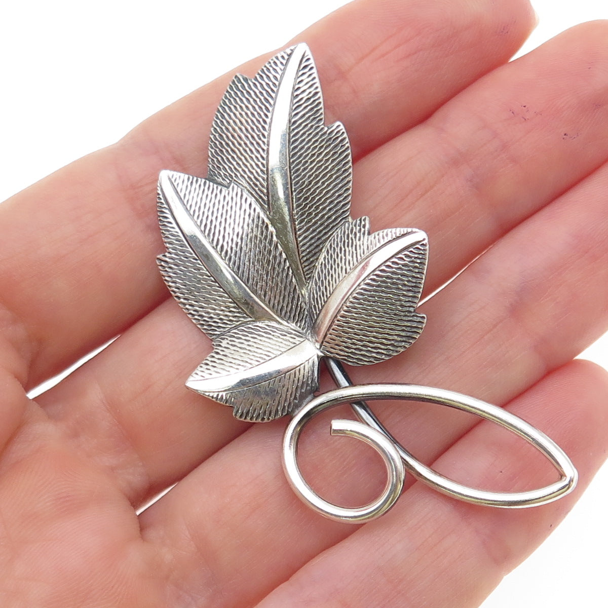 BEAU 925 Sterling Silver Vintage Floral Leaf Oxidized Pin Brooch