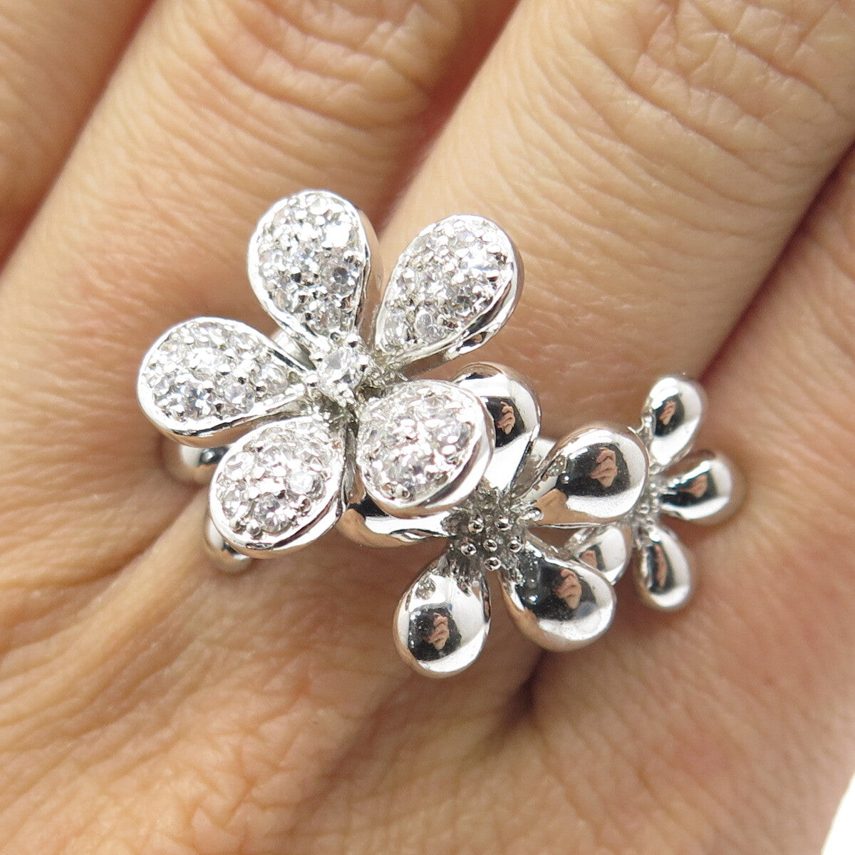 925 Sterling Silver Round-Cut Shaped C Z Flower Blossom Ring Size 7.25
