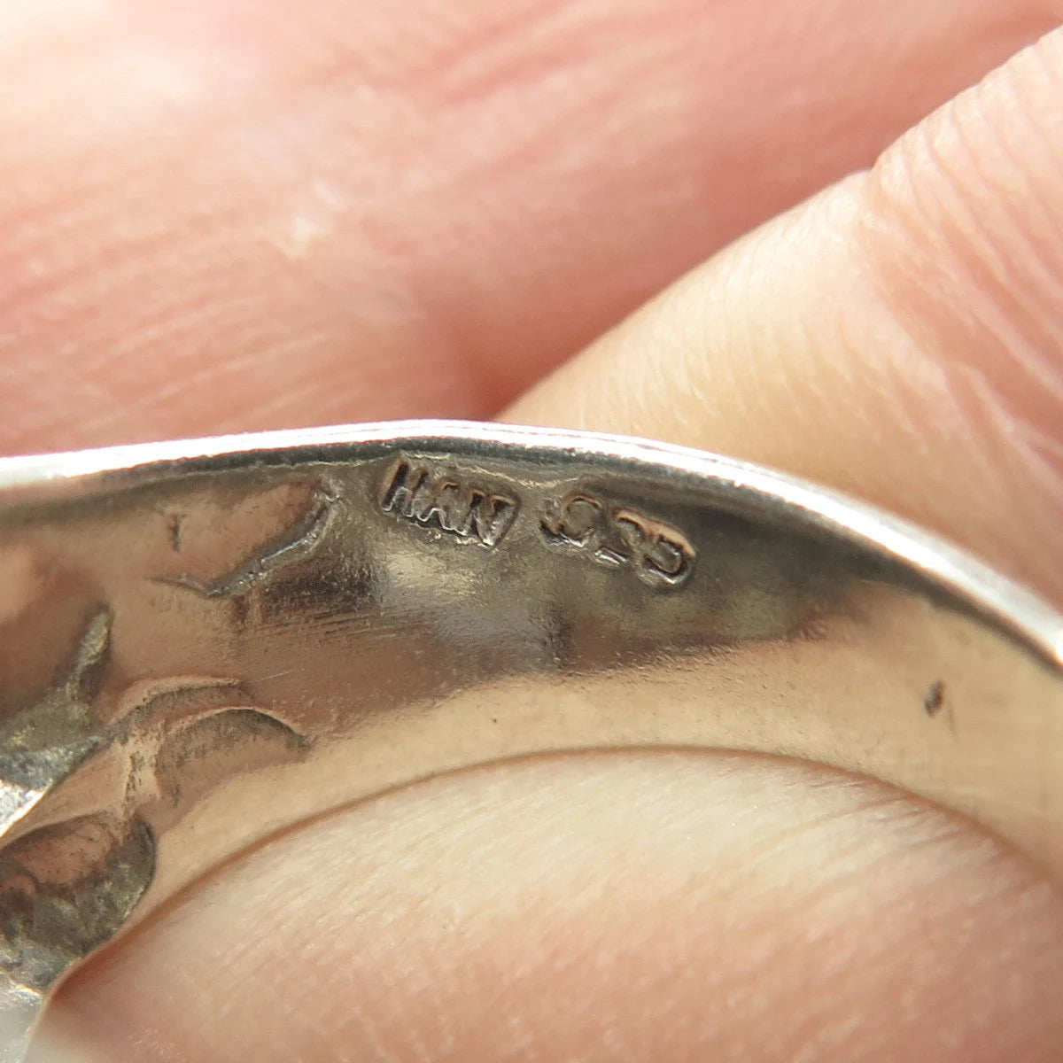 925 Sterling Silver Vintage Ribbed Wide Cocktail Ring Size 7.75