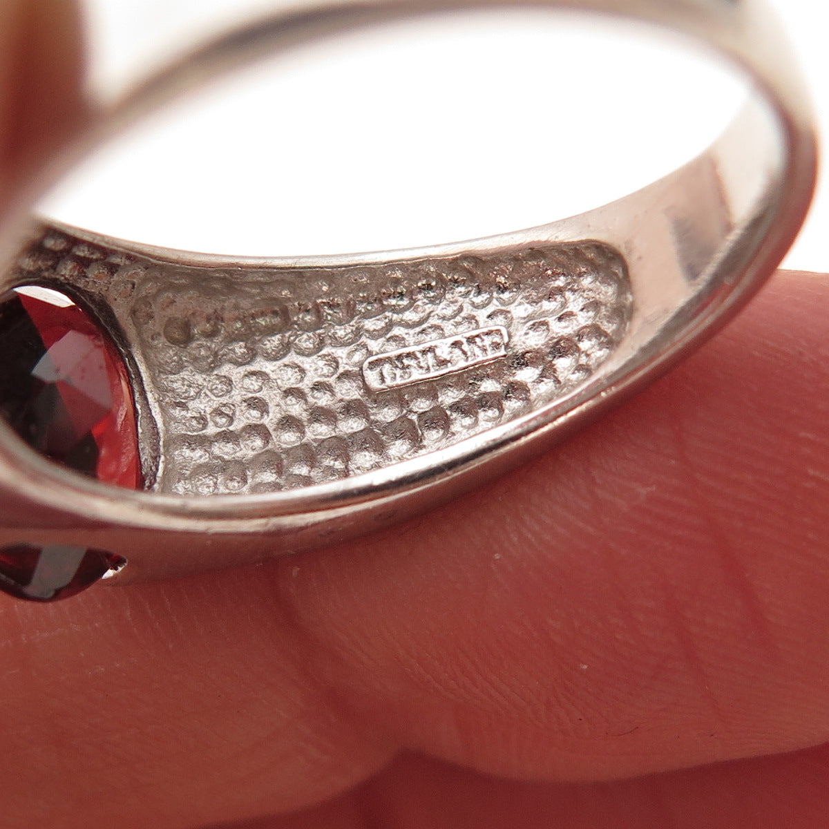 925 Sterling Silver Vintage Real Oval-Cut Red Garnet Modernist Ring Size 9