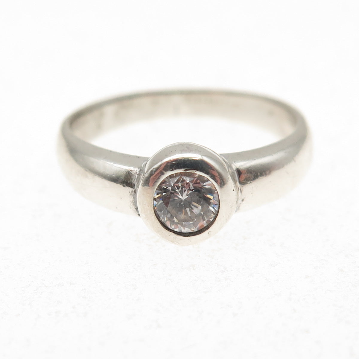 925 Sterling Silver Round-Cut C Z Oxidized Ring Size 5.75