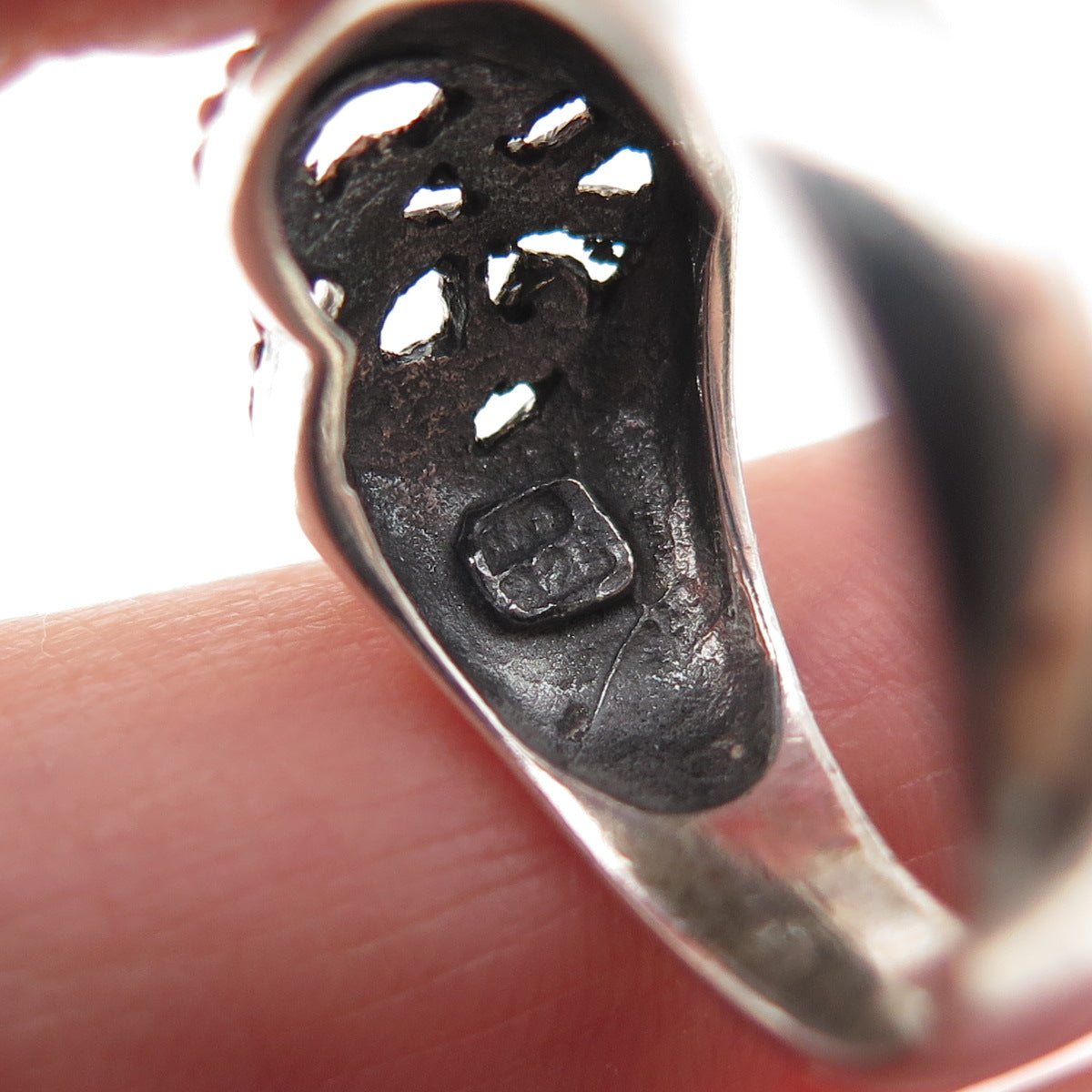 CHARLES WINSTON 925 Sterling Silver Vintage Heart Oxidized Ring Size 8.25