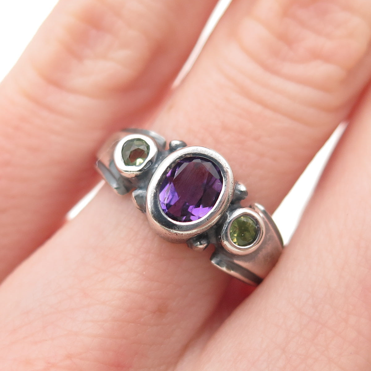 SAJEN 925 Sterling Silver Vintage Real Amethyst & Peridot Oxidized Ring Size 6