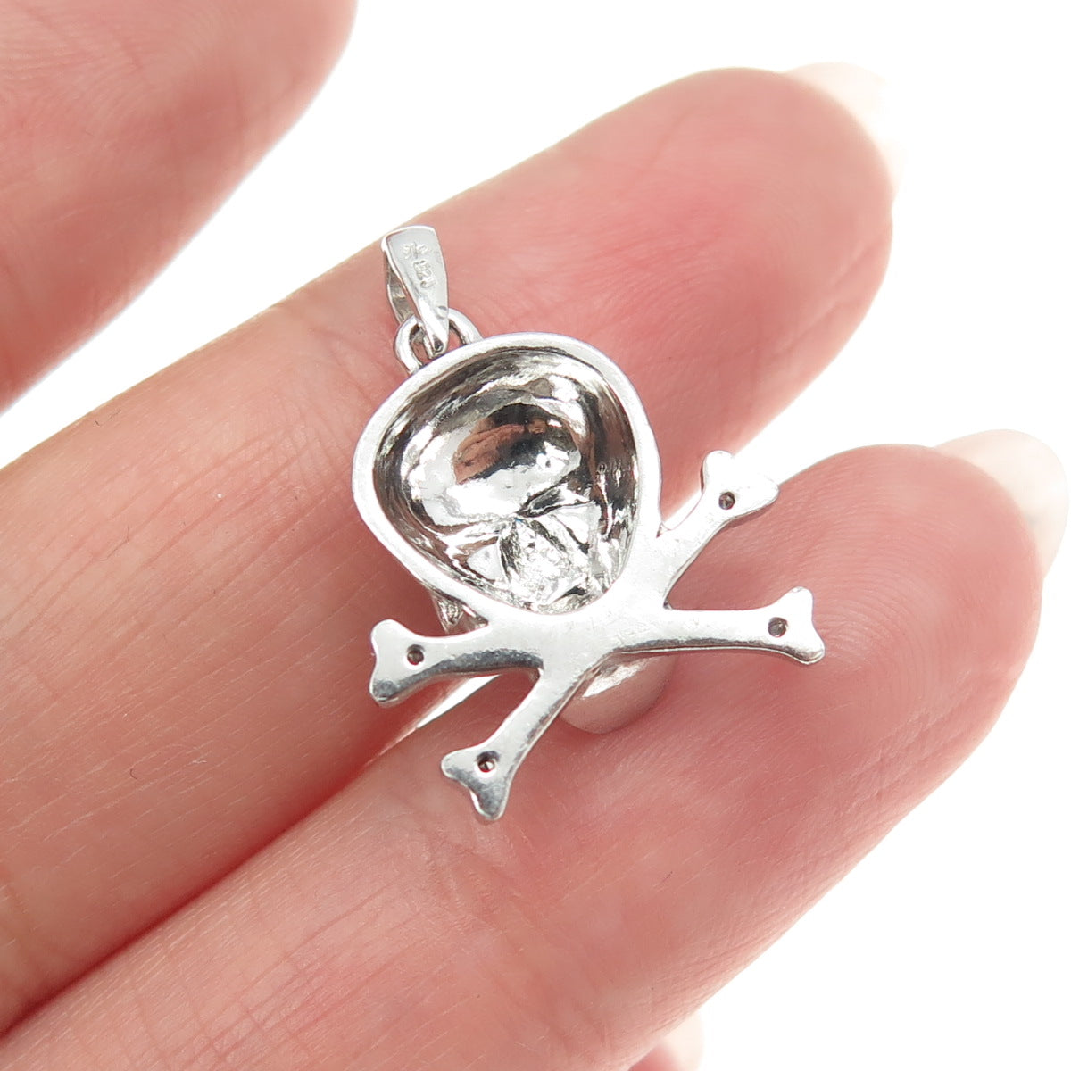 925 Sterling Silver Enamel Real Round-Cut Diamond Skull Crossbones Pendant