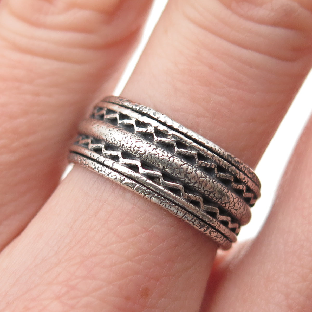 925 Sterling Silver Vintage Zig Zag Oxidized Band Ring Size 7