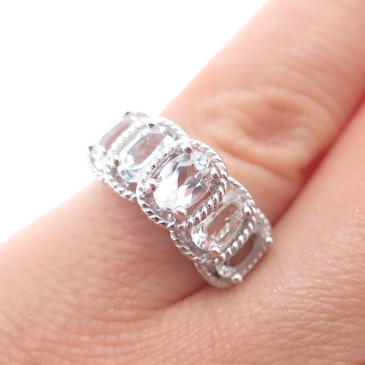 925 Sterling Silver Oval-Cut C Z Ring Size 5.25