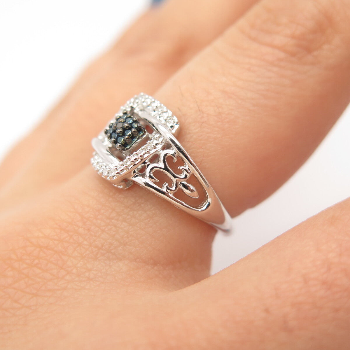 925 Sterling Silver SUN White & Blue Diamond Cutout Ornate Ring Size 7