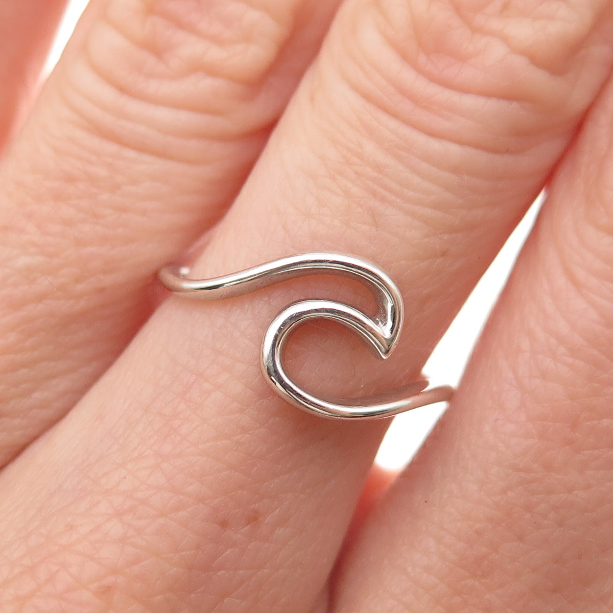 925 Sterling Silver Vintage Wave Ring Size 7.25