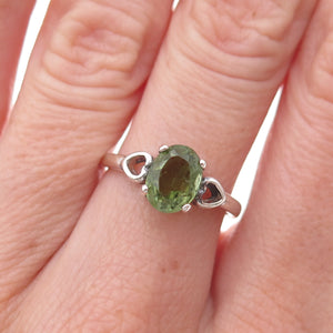 925 Sterling Silver Real Oval-Cut Peridot Heart Ring Size 6.25
