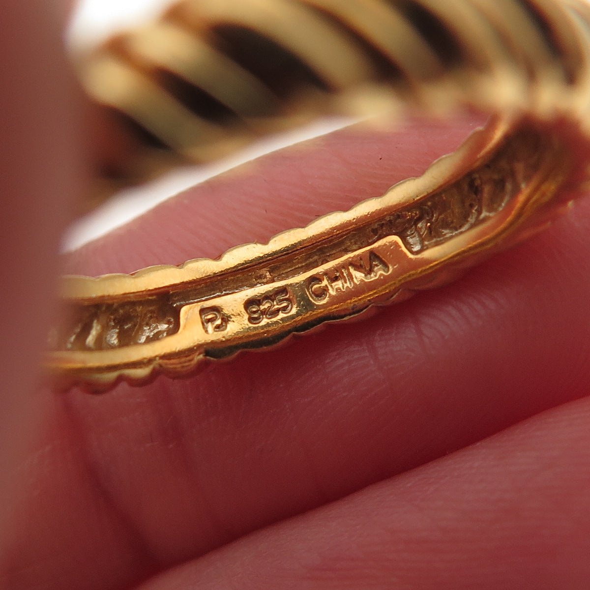Ross Simons 925 Sterling Silver Gold Plated Ribbed Band Ring Size 8