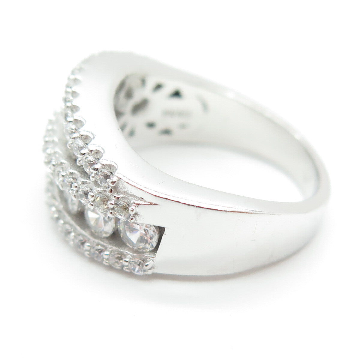 925 Sterling Silver Graduated Round-Cut C Z Ring Size 7.25